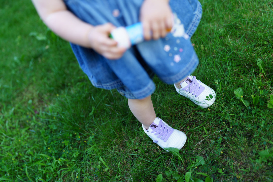 Дитина у взутті OSIK barefoot — стаття про супінатори та дитячу стопу